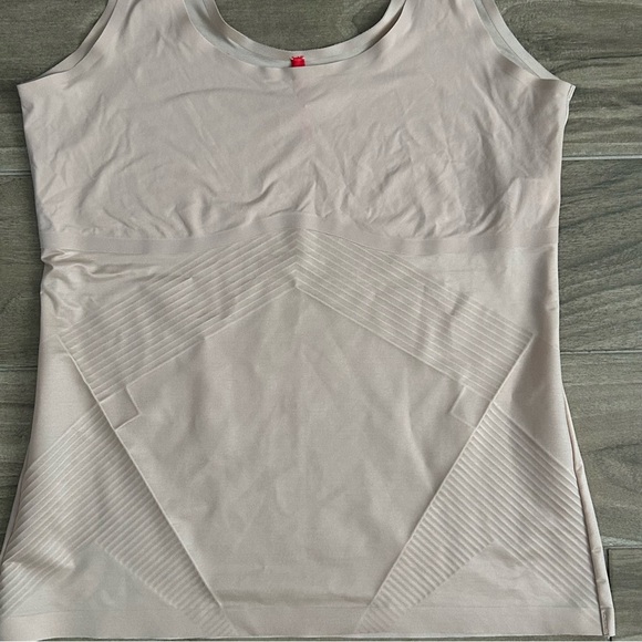 Spanx Thinstincs 2.0 Tank Top - Picture 2 of 6